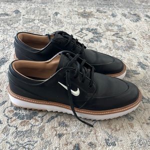 Men’s Nike Golf shoes! Size 12. Excellent condition